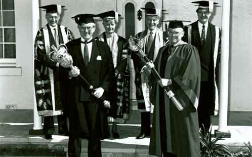 Presentation of the Mace to Dignitaries, 21 Aug 1992