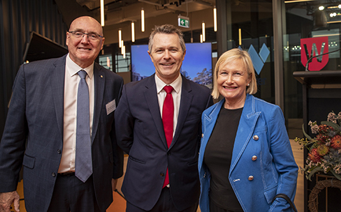 Vice-Chancellor and President, Professor Barney Glover AO, Federal Minister for Education, the Hon. Jason Clare MP and Western Sydney University’s Deputy Chancellor Elizabeth Dibbs.