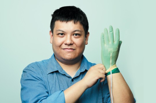 Gough Lui with Smart Glove