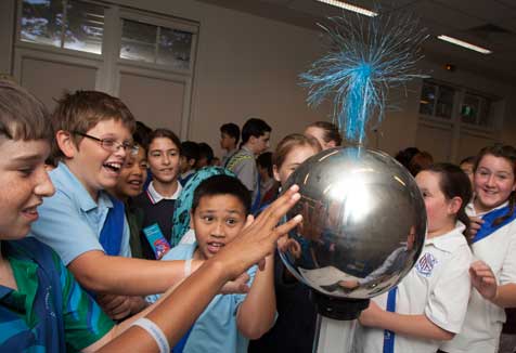 School students try their hand at generating static electricity