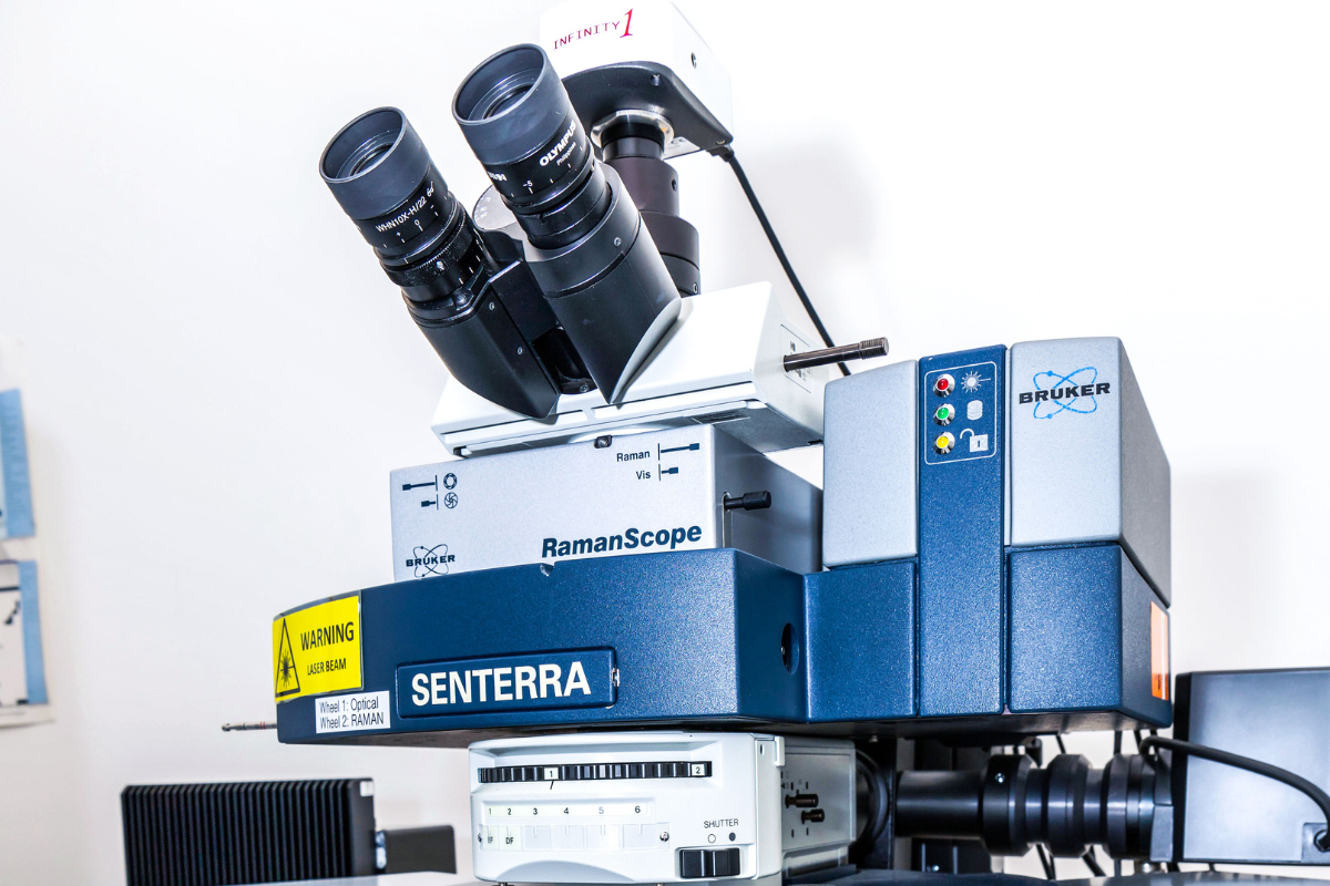 Bruker Senterra Confocal Raman Microscope