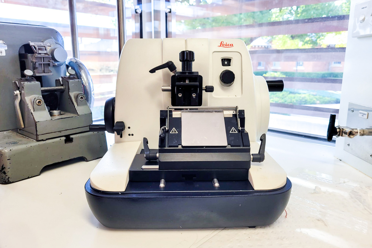 Leica Microtome