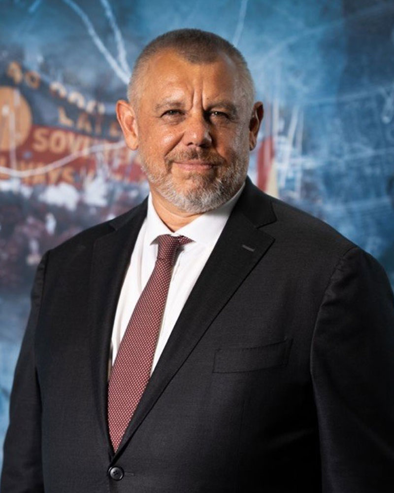 Mr Tony McAvoy SC