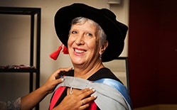 01_Professor_Jenifer_Reath_249x155