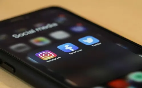 Report reveals social media restrictions are jeopardising young Aussies' access to news
