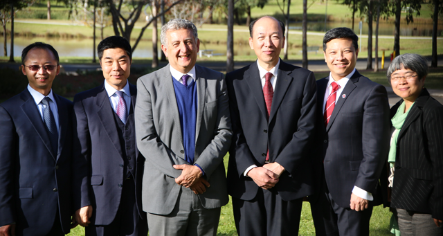 Chinese Consulate-General Officials tour NICM