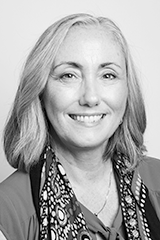 Headshot of Elaine Burns.