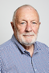 Headshot of Phillip.