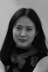 Headshot of Qingqing.