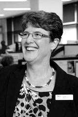 Headshot of Lynn Kemp.
